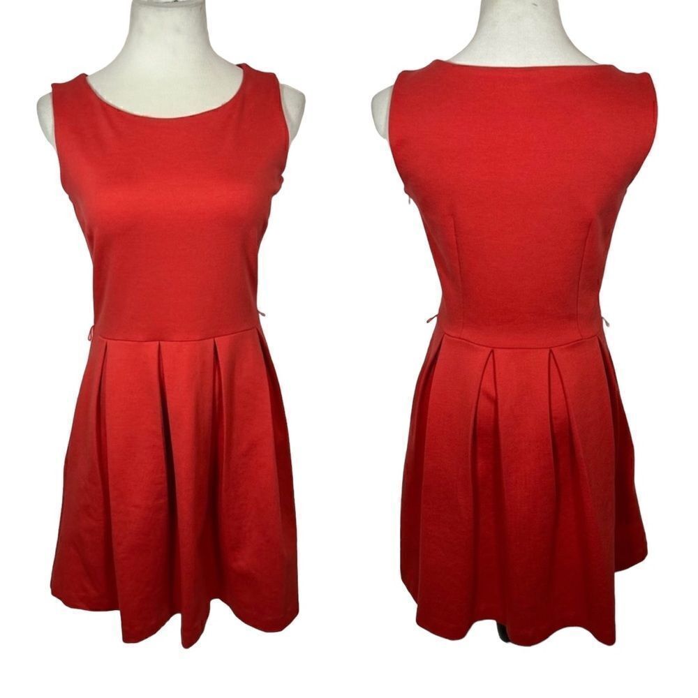 Elegant Red Sleeveless Dress